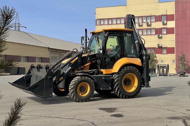 Тест-драйв на Экскаватор-погрузчик Cukurova 880S